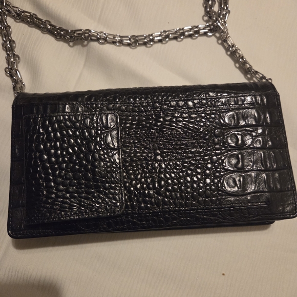 Brigbton/VT/Elegant Black Crocodile-Embossed Chain Bag. - Picture 3 of 10